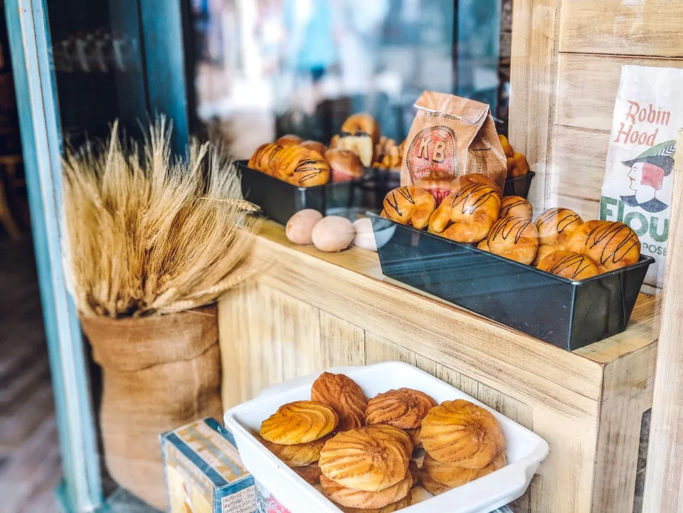Tủ trưng bày bánh ngọt